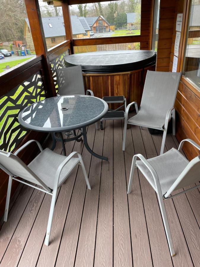 Luxury 3 Bedroom, 3 Bathroom Lodge With Hot Tub スランベドル エクステリア 写真