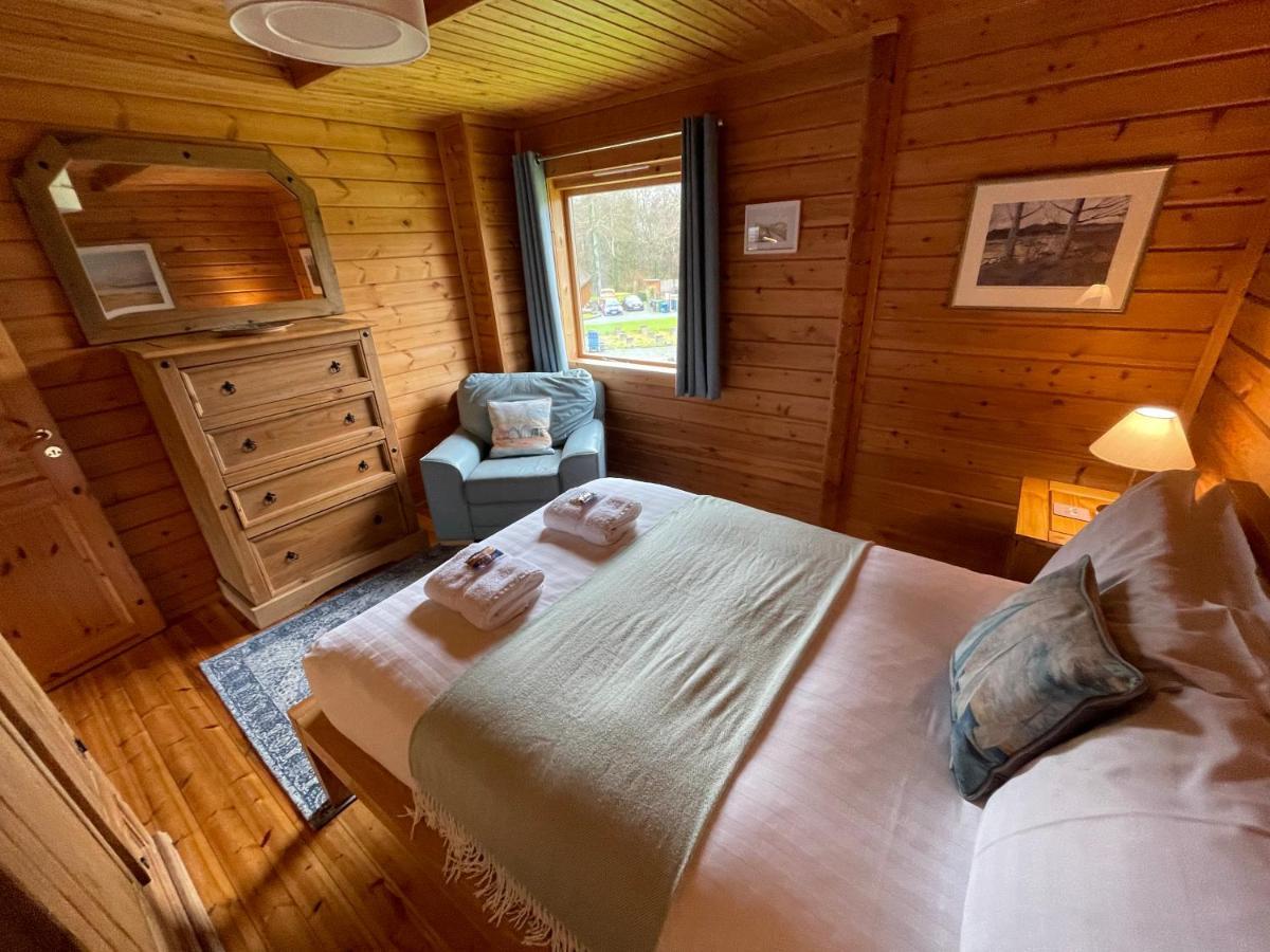 Luxury 3 Bedroom, 3 Bathroom Lodge With Hot Tub スランベドル エクステリア 写真