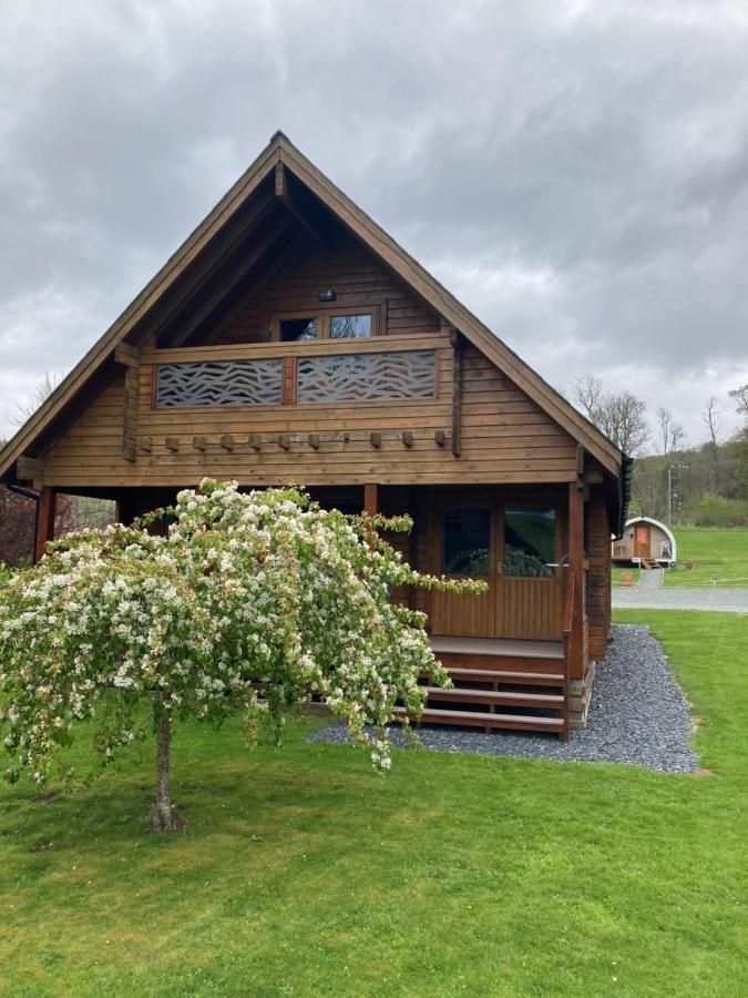 Luxury 3 Bedroom, 3 Bathroom Lodge With Hot Tub スランベドル エクステリア 写真